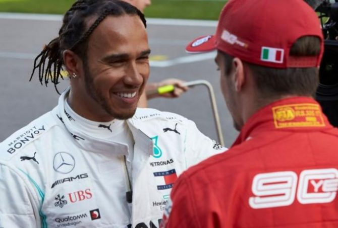 Χάμιλτον: «Αισθάνομαι ένα μεγάλο κενό, ας βγούμε καλύτεροι άνθρωποι από αυτή την κρίση»