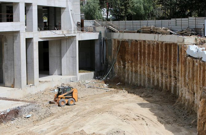 Στο φουλ τρυπάνια και μηχανήματα για την Υπογειοποίηση (VIDEO)