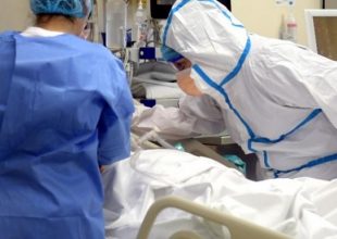 Κορωνοϊός: 881 νεκροί το τελευταίο 24ωρο στην Βρετανία