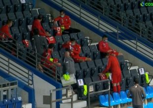Μπόχουμ – Χάιντενχαϊμ: Οι ποδοσφαιριστές κάθισαν στην εξέδρα