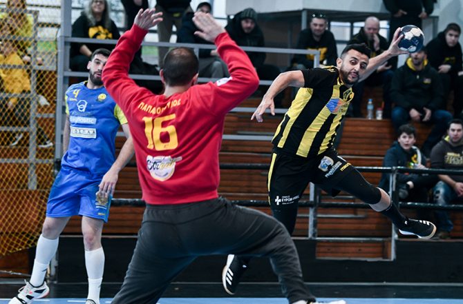 Τέλος ο Χόγκας απ’ την ΑΕΚ – Τζηράς στη θέση του