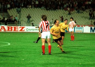 Όταν ο Καραγκιοζόπουλος ξέρανε τον Ολυμπιακό και χάρισε την κούπα στην ΑΕΚ (vid)