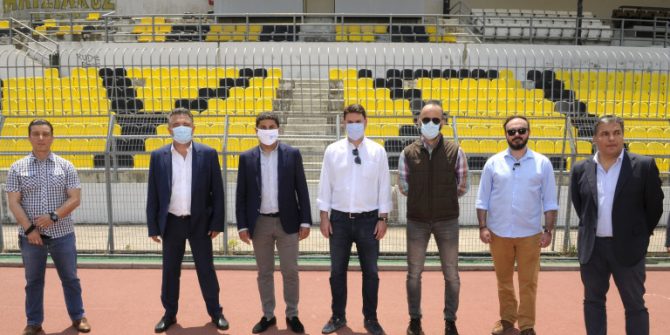Ο Λευτέρης Αυγενάκης στο Δημοτικό Στάδιο Ζωγράφου -Εδωσε συγχαρητήρια για το σύστημα ηλεκτρονικής εγγραφής δρομέων