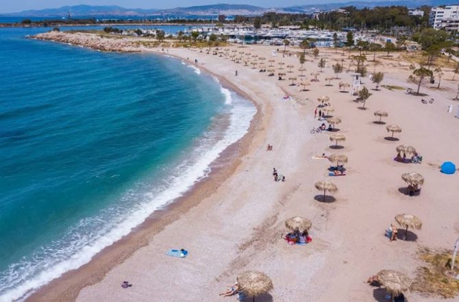 Άρση μέτρων: Έτσι θα ανοίξουν οι οργανωμένες παραλίες το Σάββατο
