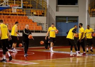 Καραντίνα και τεστ για την Βασίλισσα