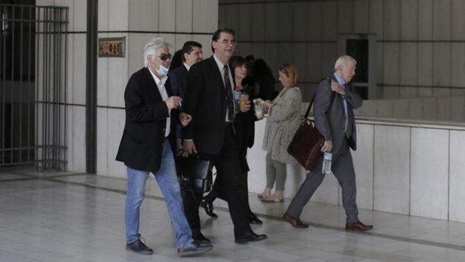 Δίκη Τοπαλούδη: Ένοχοι και οι δυο για το βιασμό και τη δολοφονία της Ελένης Δίκη Τοπαλούδη: Ένοχοι και οι δυο για το βιασμό και τη δολοφονία της Ελένης