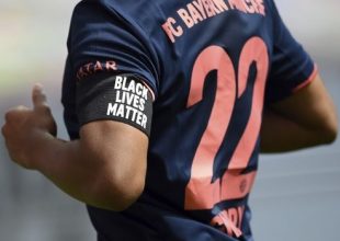 Μπάγερν: Με μαύρα περιβραχιόνια κατά του ρατσισμού