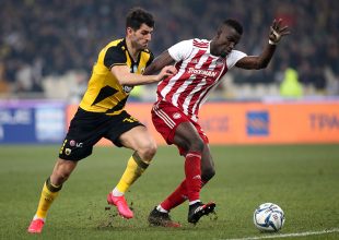 Με Ολυμπιακό στον τελικό η ΑΕΚ