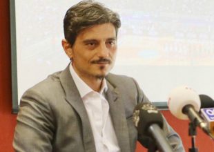 Γιαννακόπουλος: Τα ξένα ΜΜΕ για τη «βόμβα» και το τσιγάρο του! (pics)