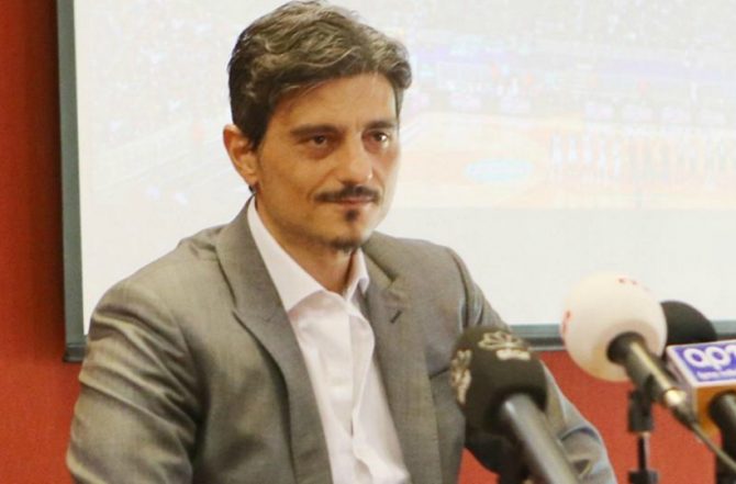 Γιαννακόπουλος: Τα ξένα ΜΜΕ για τη «βόμβα» και το τσιγάρο του! (pics)
