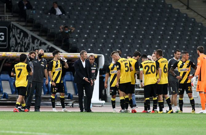 Καταλήγει στο 4-3-3 για τον τελικό