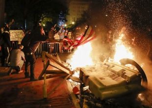 Δολοφονία Τζορτζ Φλόιντ: Χάος στις ΗΠΑ – Φυγαδεύτηκε ο Τραμπ