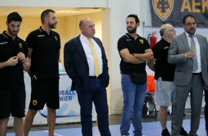 Παπασταμάτης σε παίκτες: «Πάμε για την πρόκριση»