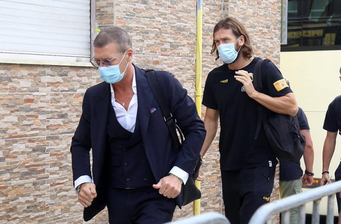 Η άφιξη της ΑΕΚ (ΦΩΤΟ)