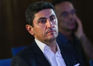 Αυγενάκης: Υπέγραψε συμφωνία για τέσσερις νέες πισίνες στο ΟΑΚΑ