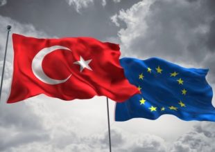 Κομισιόν για Τουρκία: “Να δεσμευτεί ξεκάθαρα στις σχέσεις καλής γειτονίας”