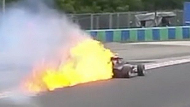 Μονοθέσιο της Formula 3 πήρε φωτιά στο Ουγκαρόρινγκ Μονοθέσιο της Formula 3 πήρε φωτιά στο Ουγκαρόρινγκ
