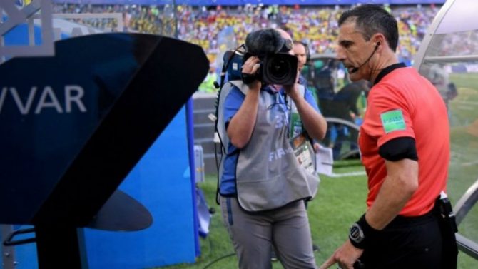 Η FIFA εισάγει επόπτες-ρομπότ για τα οφσάιντ στο Μουντιάλ του Κατάρ!