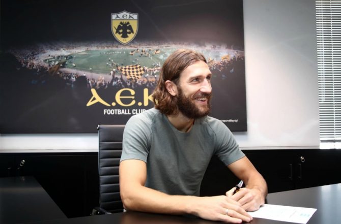 Οι στιγμές των υπογραφών (pics)
