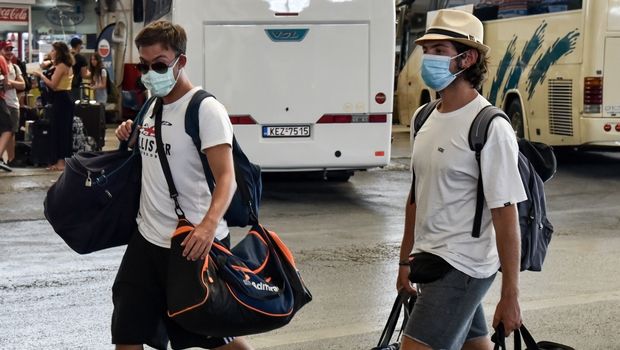 Μέτρα κορωνοϊού: Μάσκα σε όλους τους κλειστούς χώρους