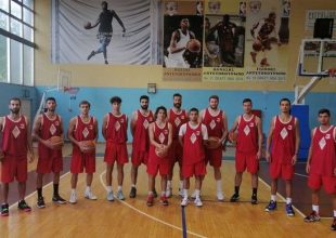 Ο Αντετοκούνμπο έντυσε τον Φιλαθλητικό