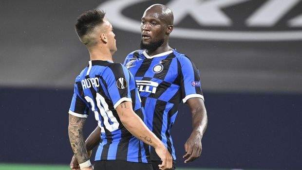 Σεβίλλη – Ίντερ: Τα τρόπαια που απλώνονται στο χορτάρι της Κολονίας