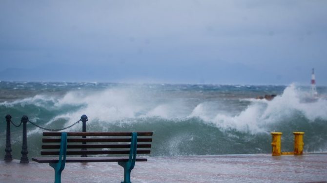 Έκτακτο δελτίο καιρού: Καταιγίδες και χαλάζι στη βόρεια Ελλάδα – Δείτε χάρτες