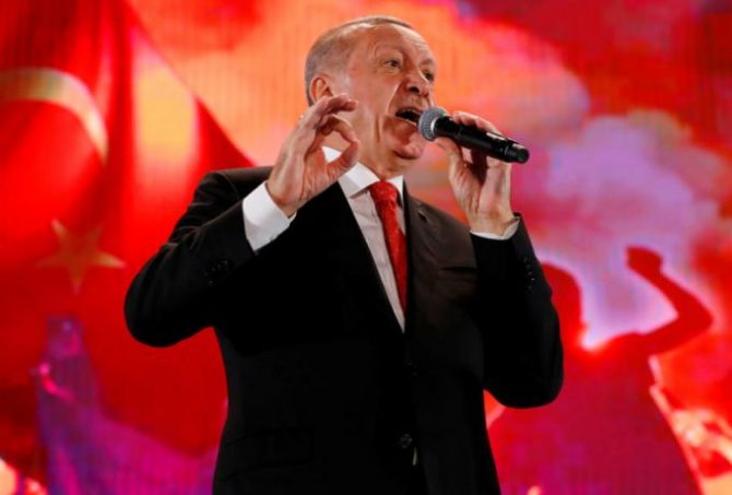 Ερντογάν: «Τους είπαμε αν επιτεθείτε στο Oruc Reis θα πληρώσετε βαρύ τίμημα»