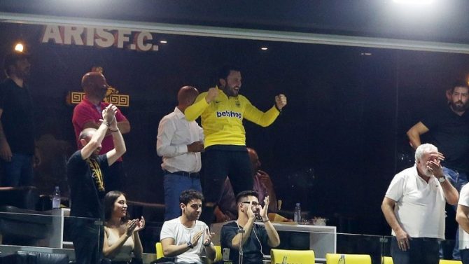 Καρυπίδης: «Εσείς θα με πολεμάτε κι εγώ θα σας γλεντάω» (pic)