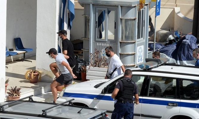 Ελεύθερος ο Μαγκουάιρ για το ξύλο στη Μύκονο