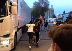 Μέσι: Ντου οπαδών και ένταση στο Καμπ Νόου