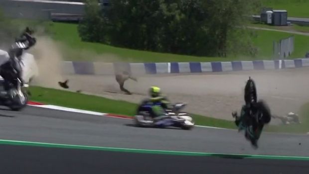 Σοκαριστικό ατύχημα στο MotoGP: Άγιο είχε ο Βαλεντίνο Ρόσι