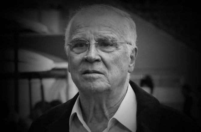 ΠΑΕ ΑΕΚ: «Αποχαιρετούμε με σεβασμό έναν μεγάλο αντίπαλο» (ΦΩΤΟ) ΠΑΕ ΑΕΚ: «Αποχαιρετούμε με σεβασμό έναν μεγάλο αντίπαλο» (ΦΩΤΟ)