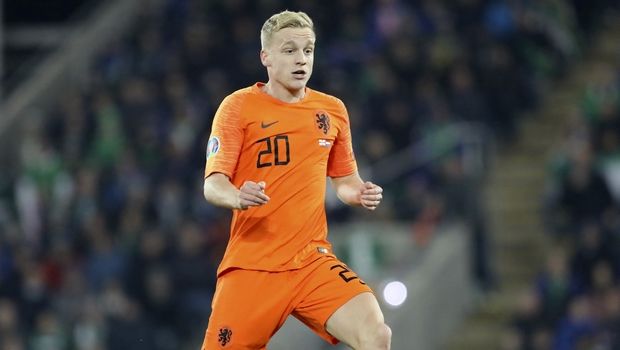 Μπαρτσελόνα: Σουάρες και 20 εκατ. ευρώ για Φαν ντε Μπέεκ