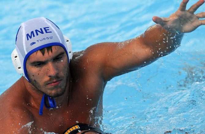 Βούκσεβιτς: «Δεν δυσκολεύτηκα να απαντήσω στην ΑΕΚ»
