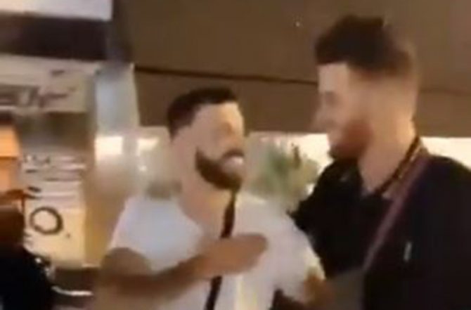 Ο Χνίντ έπεσε σε… ΑΕΚτζήδες (VIDEO)