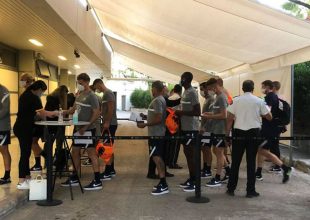 Αυστηρός έλεγχος στην Βόλφσμπουργκ στο ΟΑΚΑ  (ΦΩΤΟ)