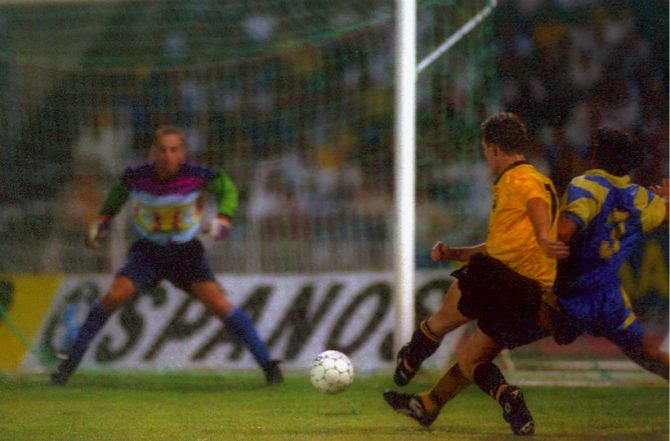 Πρόκριση μέσα στο «καμίνι» του ΑΠΟΕΛ (VIDEO)