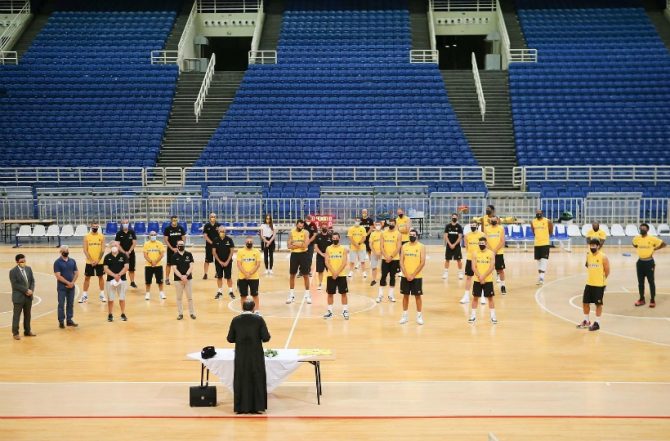 Ο αγιασμός της «Βασίλισσας» (pics)