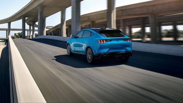 Καλώς την με 465 άλογα την ηλεκτρική Mustang Mach-E GT