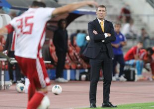 «Όποιος δεν κάνει αυτό που ζητάω, θα κάθεται κερκίδα»
