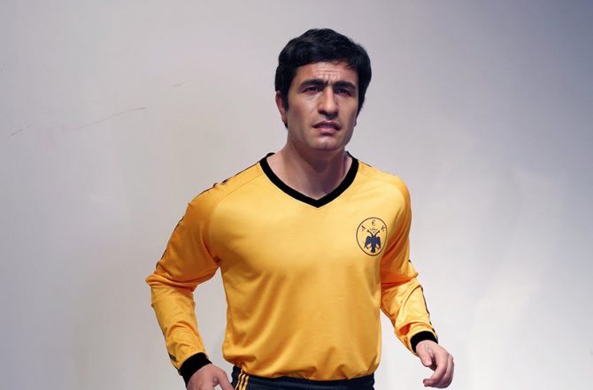 Το κέρινο ομοίωμα του Μίμη Παπαϊωάννου (ΦΩΤΟ) Το κέρινο ομοίωμα του Μίμη Παπαϊωάννου (ΦΩΤΟ)