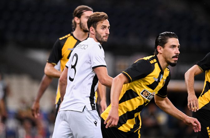 Διαψεύδει η ΑΕΚ για Μαουρίσιο