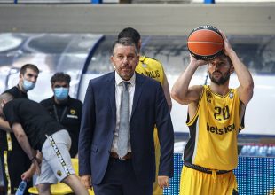 Τα έριξε στη διαιτησία ο Παπαθεοδώρου