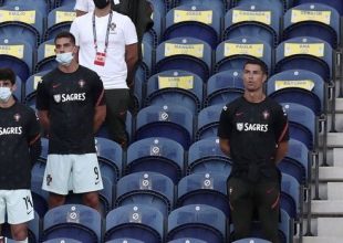 Ρονάλντο: Ξέχασε να φορέσει τη μάσκα του και δέχτηκε συστάσεις