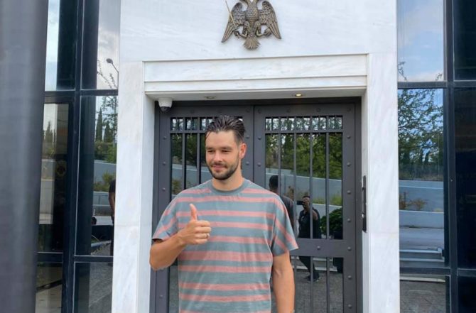 Στα γραφεία της ΑΕΚ ο Σάκχοφ (ΦΩΤΟ)