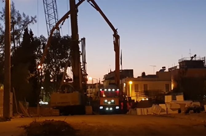Βραδινές εργασίες για την υπογειοποίηση – Σκυροδέτηση στις τρύπες αντιστήριξης