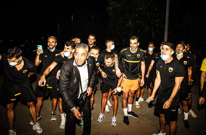 Έφτασε στο ΟΑΚΑ η ΑΕΚ (vid)