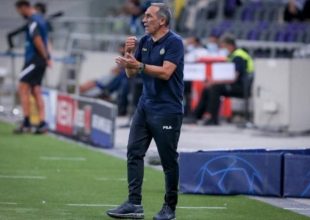 Δώνης: «Πολύ καλύτερη η φετινή ΑΕΚ, είναι η ομάδα που βρίσκεται πιο κοντά στον Ολυμπιακό»