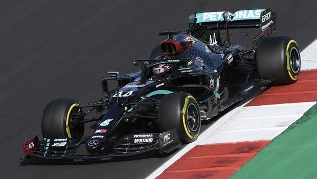 GP Πορτογαλίας: Την pole position κατέκτησε ο Λούις Χάμιλτον